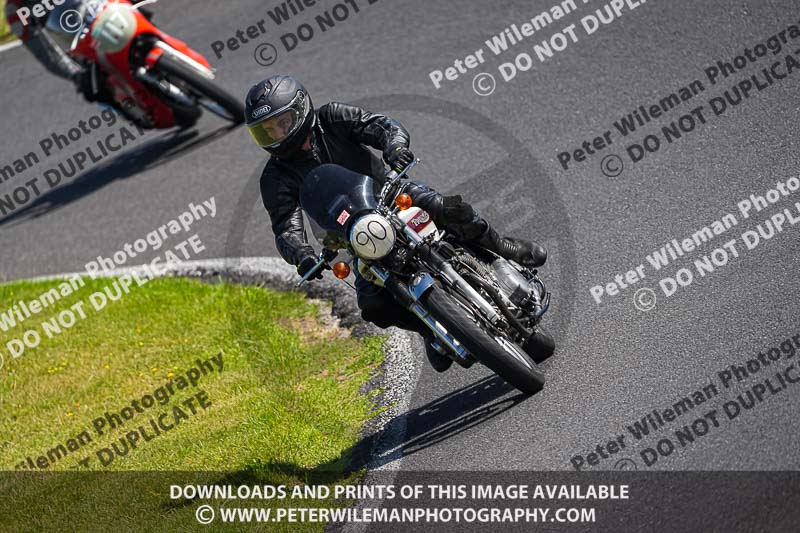 Vintage motorcycle club;eventdigitalimages;mallory park;mallory park trackday photographs;no limits trackdays;peter wileman photography;trackday digital images;trackday photos;vmcc festival 1000 bikes photographs